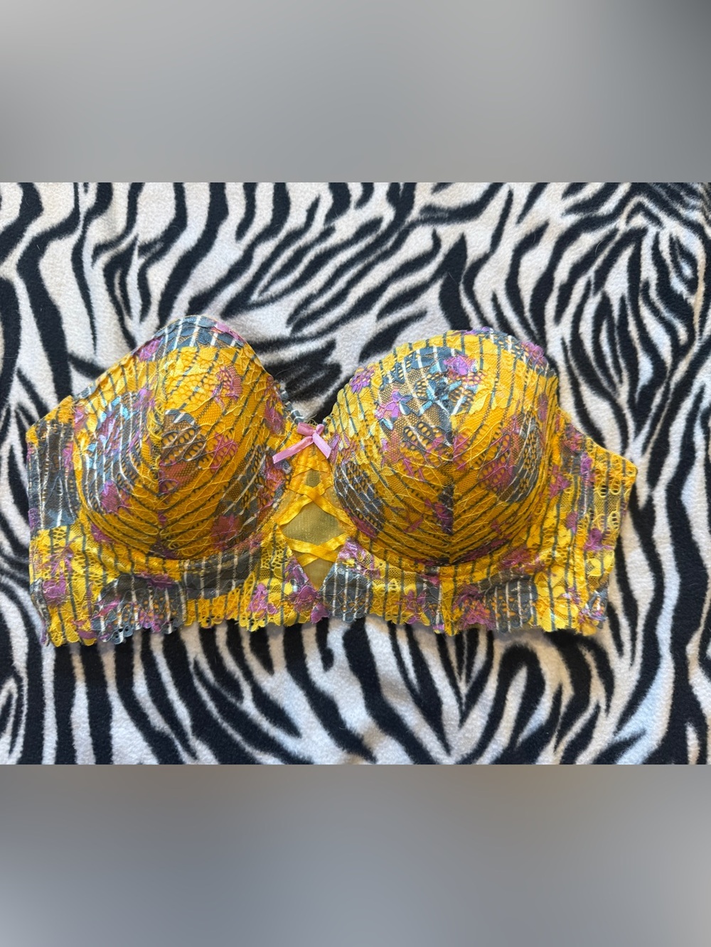 Body Frosting Neon Yellow Bra
